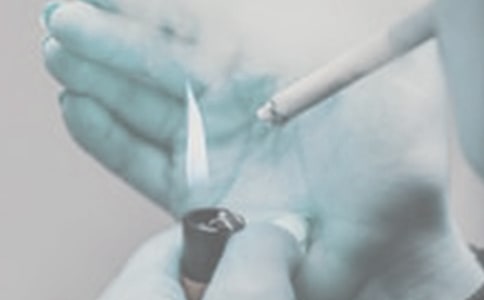 爸爸為吸煙而狂作文